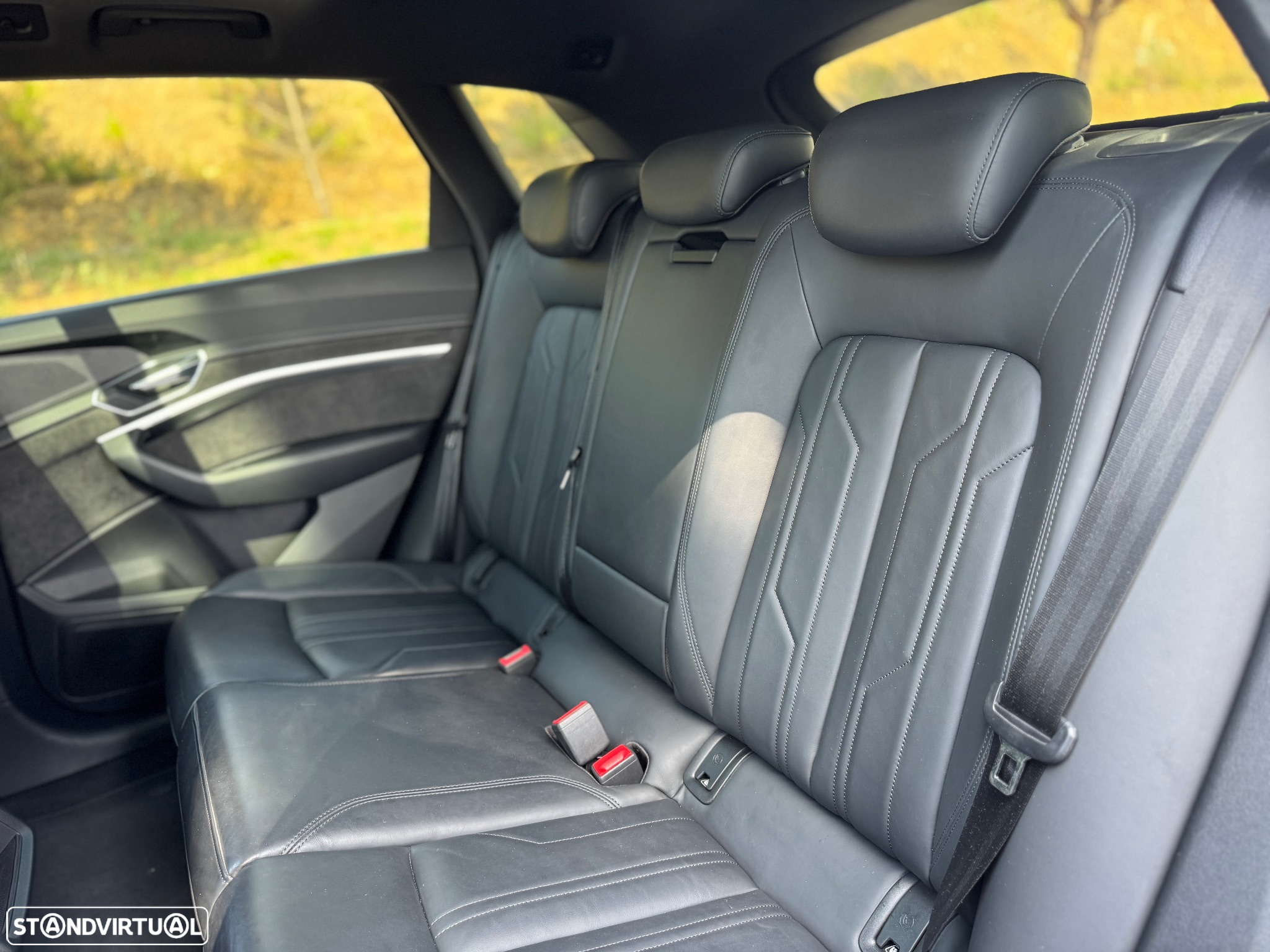Audi e-tron 55 quattro - 12