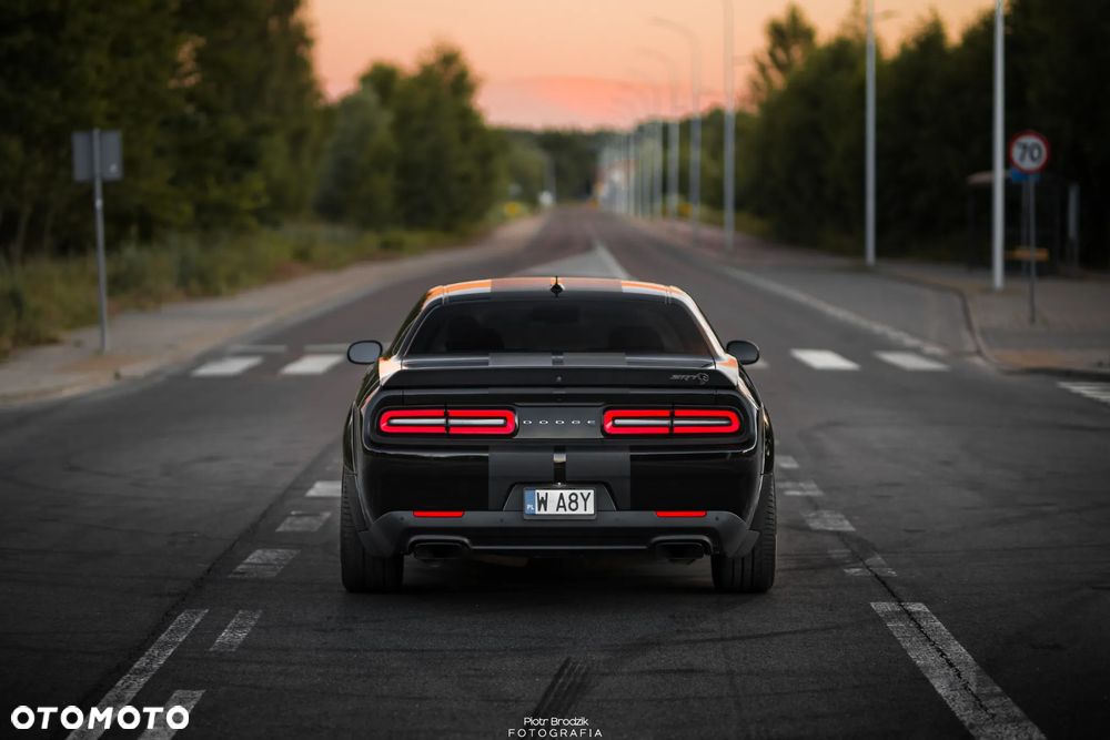 Dodge Challenger 6.2 Hellcat - 15