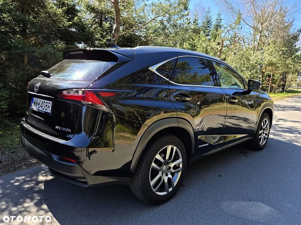 Lexus NX 300h Elite AWD - 4