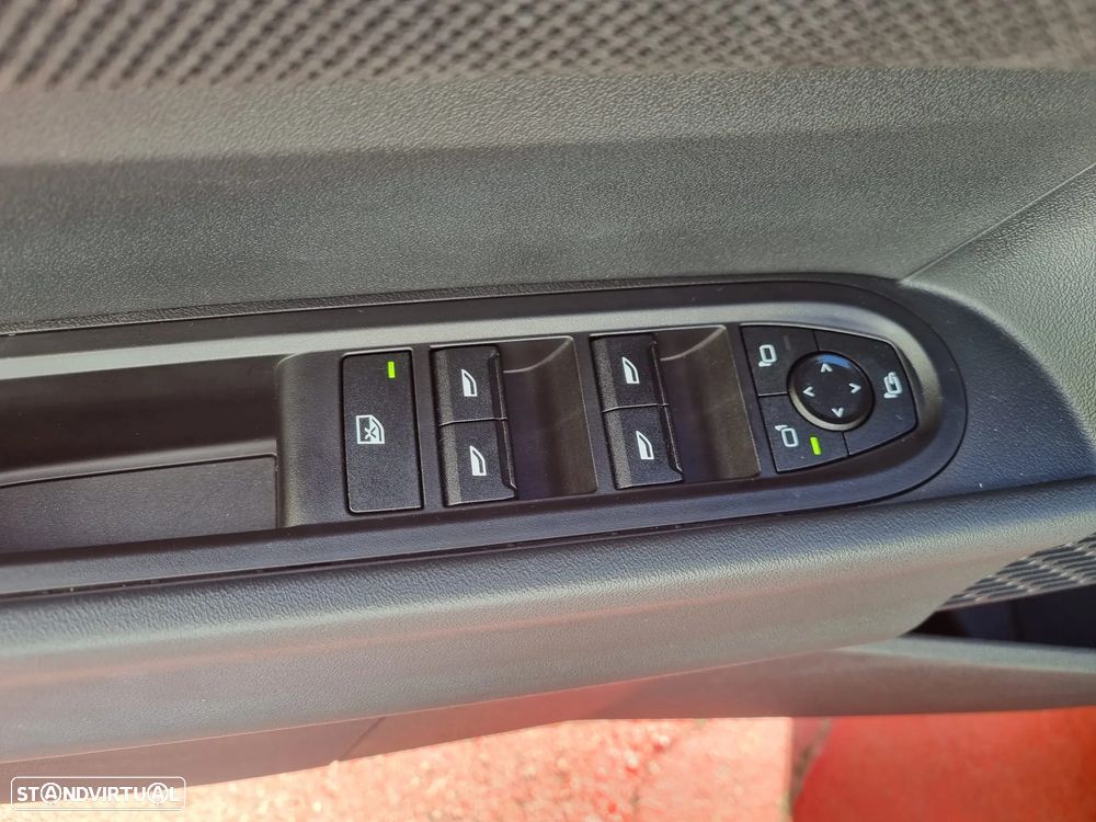 MINI 5 Portas Cooper Premium Plus JCW Auto - 26