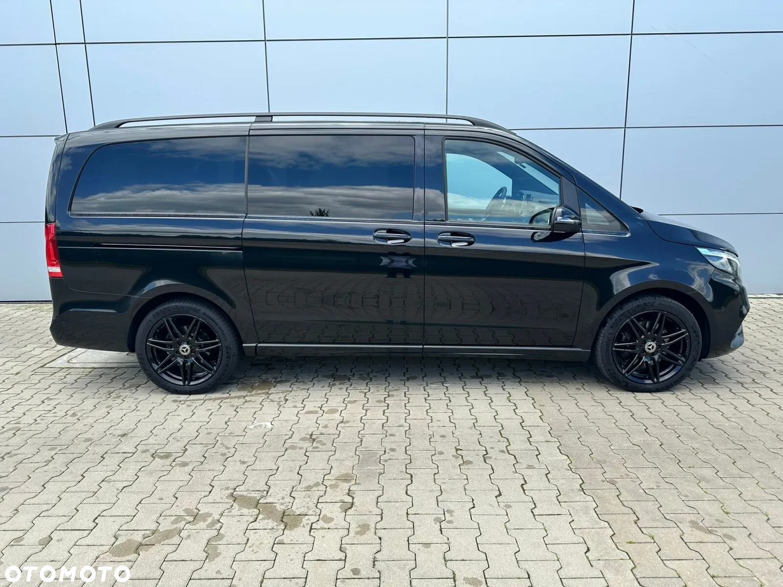 Mercedes-Benz Klasa V 300 d 4-Matic Exclusive 9G-Tronic (d³ugi) - 3