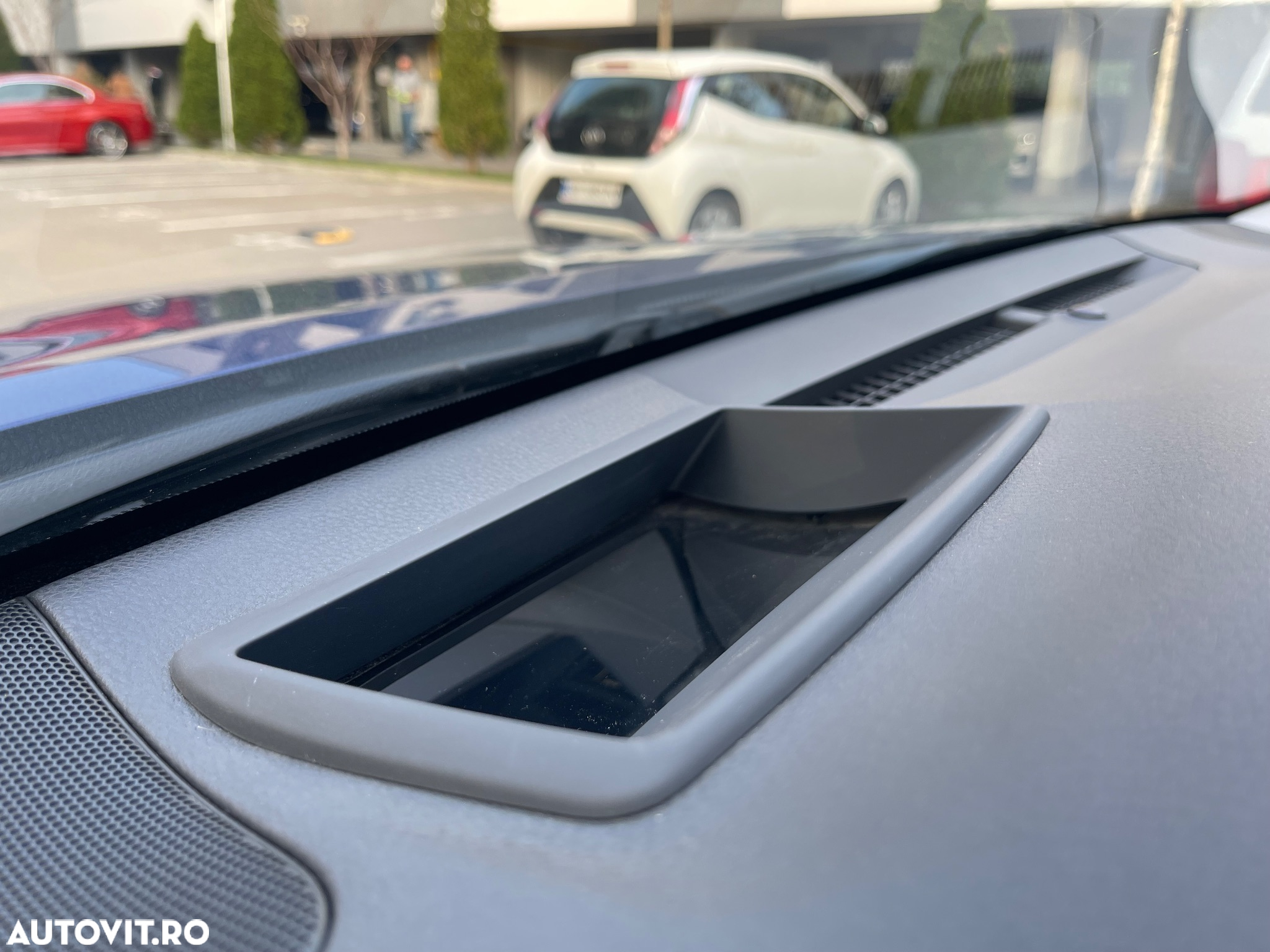 Toyota Camry 2.5 Hybrid Exclusive - 24