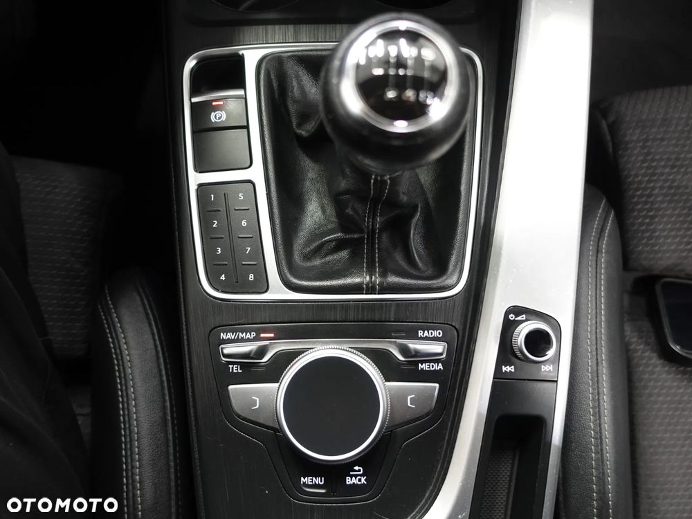 Audi A4 Limousine 2.0 TDI DPF S line Sportpaket - 31