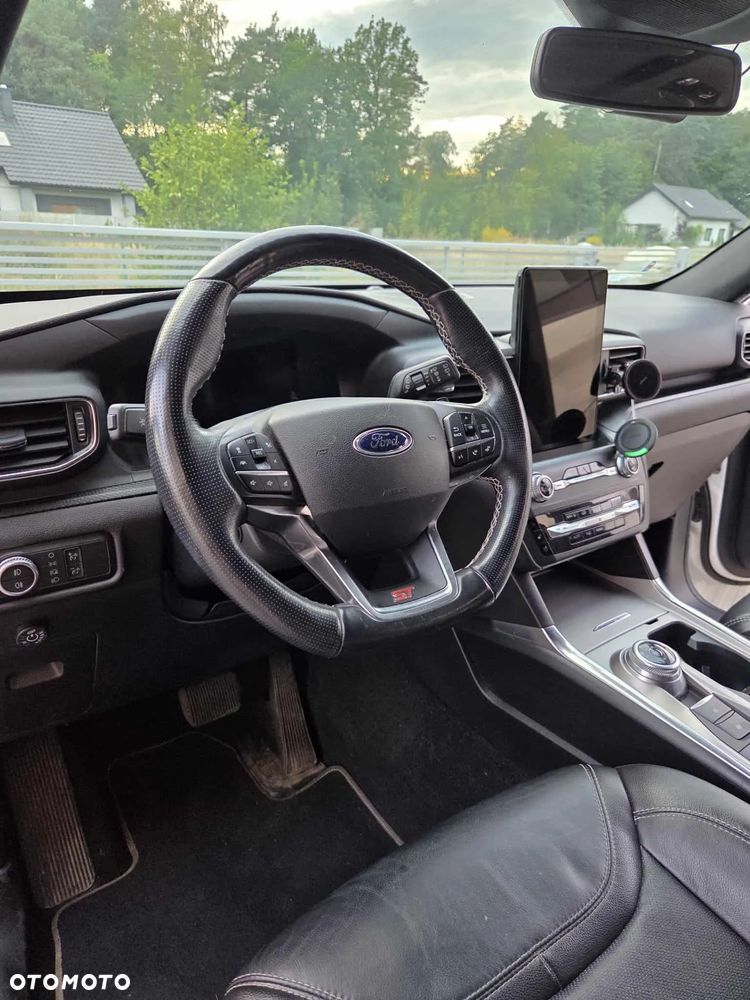 Ford Explorer - 13