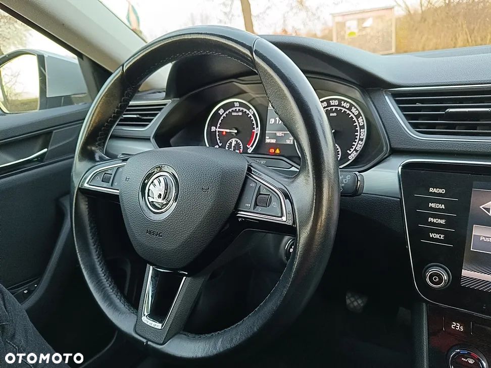 Skoda Superb 2.0 TDI Ambition - 36