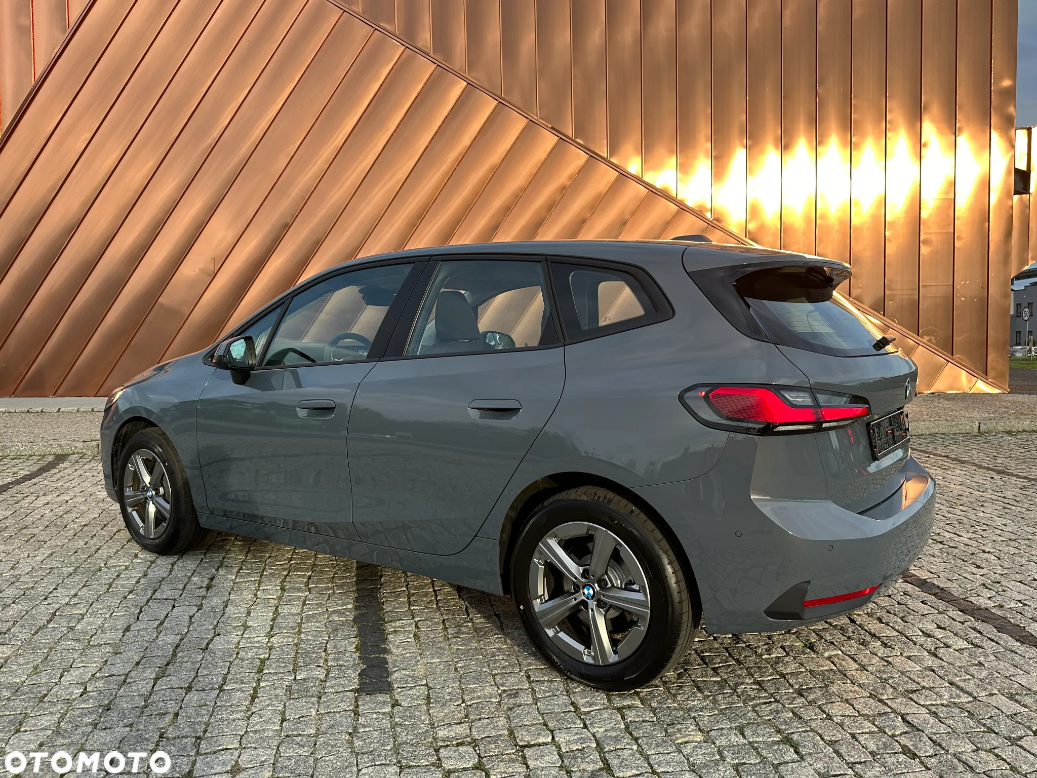 BMW Seria 2 220i Active Tourer - 4