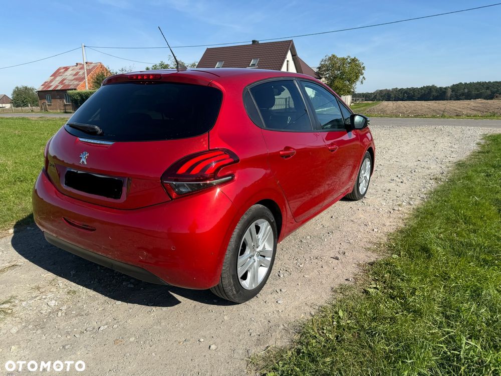 Peugeot 208 1.2 PureTech GPF Signature S&S - 4