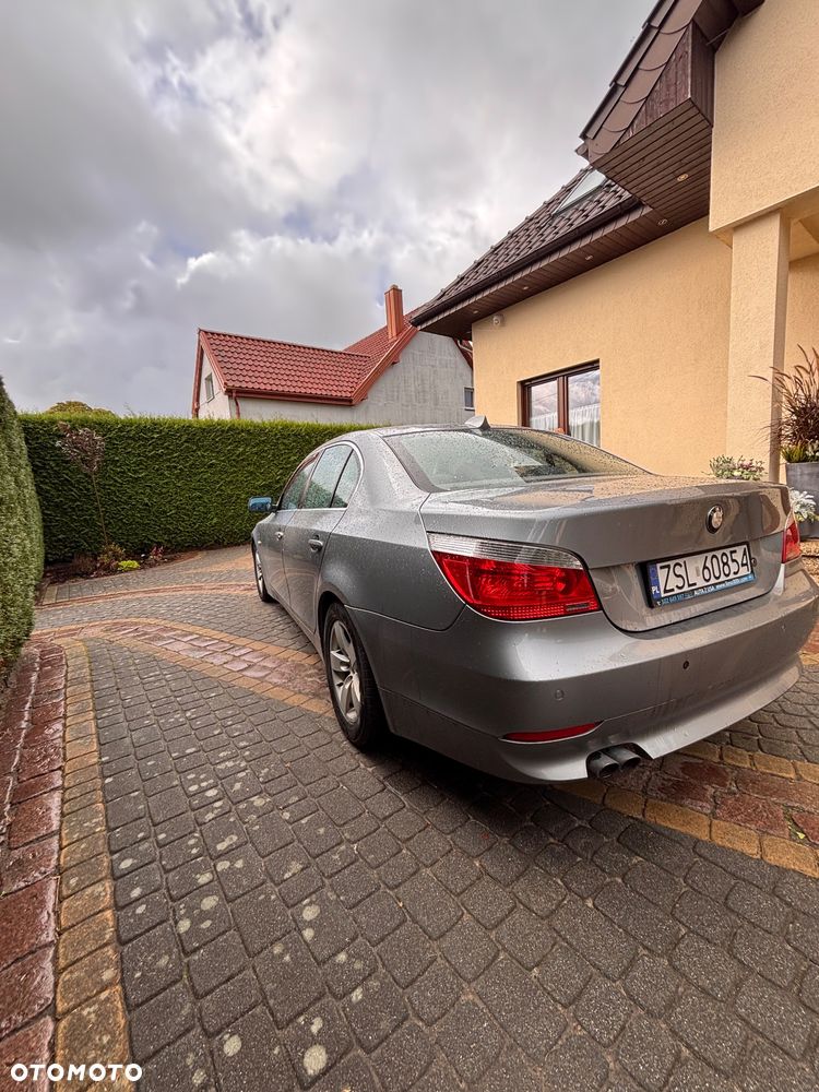 BMW Seria 5 2004 photo 3