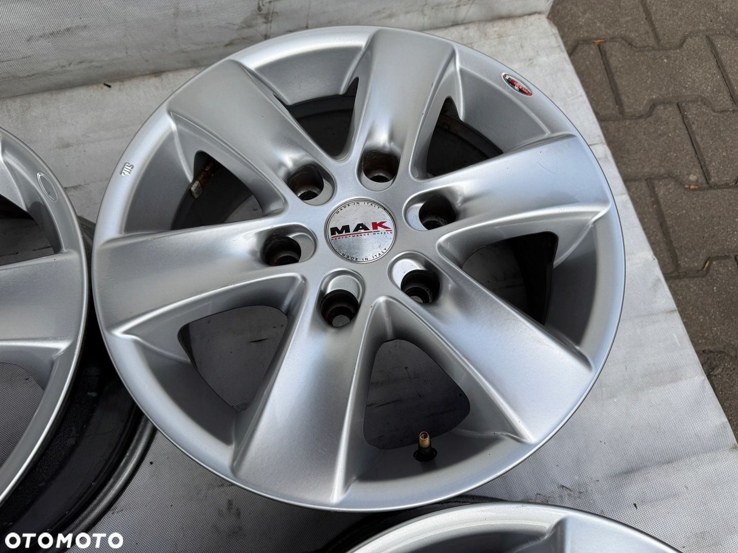 Felgi MAK Mitsubishi Pajero 6x139,7 16" 7J ET38 797 - 4