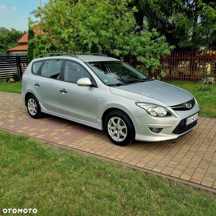 Hyundai i30 1.4 Base + - 7