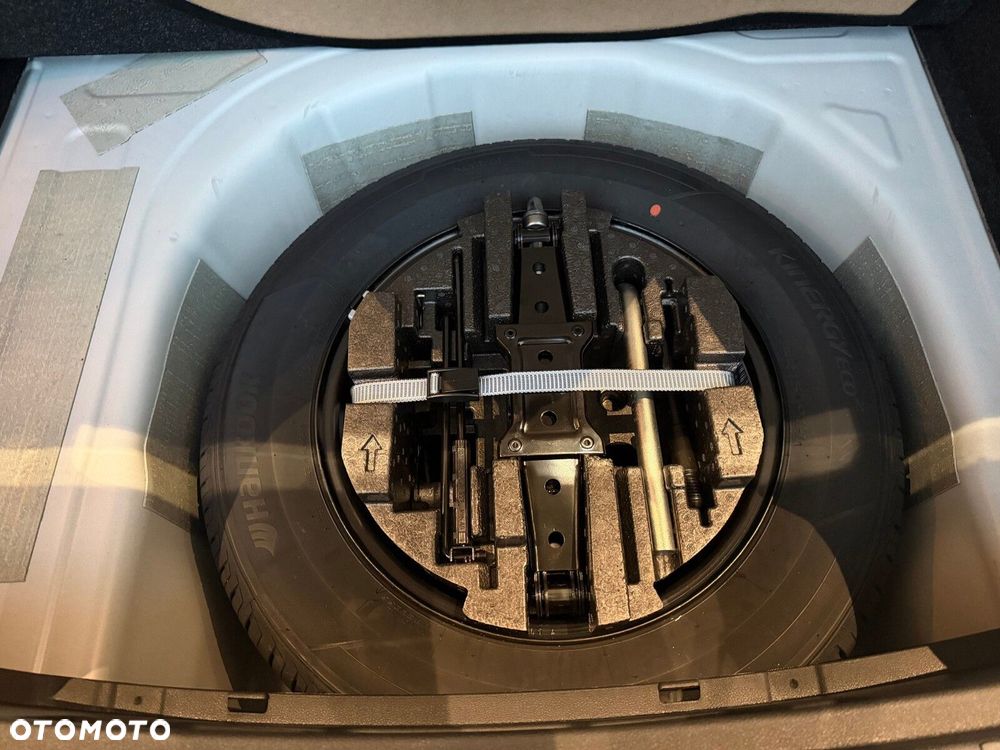 Skoda Scala 1.5 TSI Selection DSG - 25