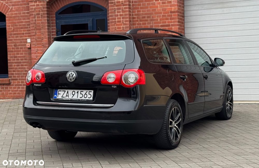 Volkswagen Passat 1.9 TDI Comfortline - 8