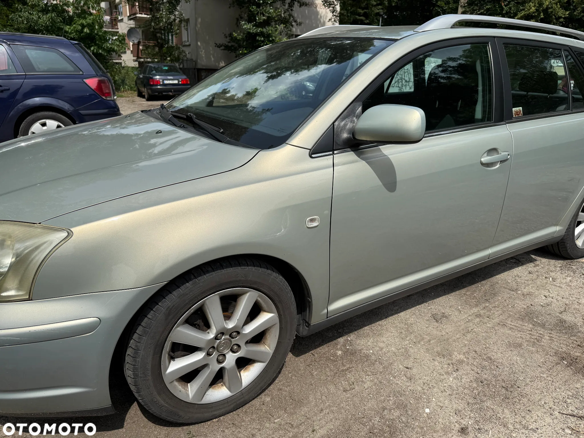 Toyota Avensis - 8