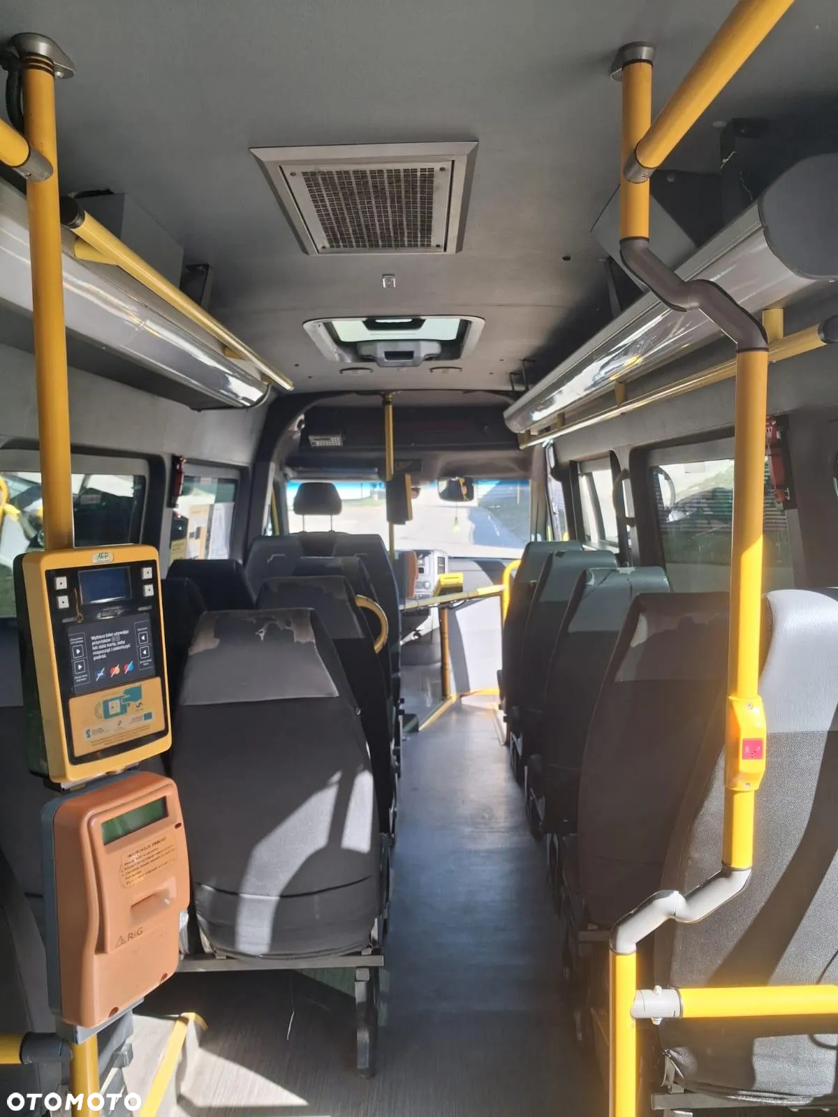 Mercedes-Benz Sprinter - 15