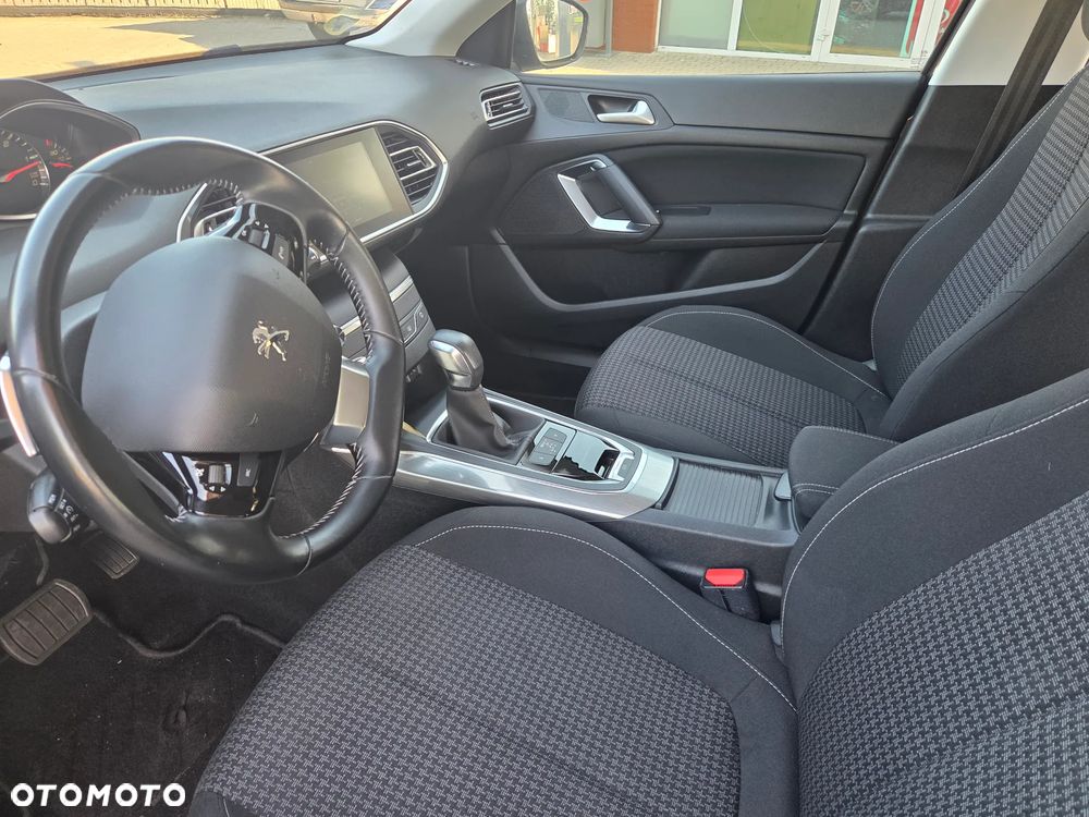 Peugeot 308 BlueHDi 130 EAT6 Stop & Start Active - 31