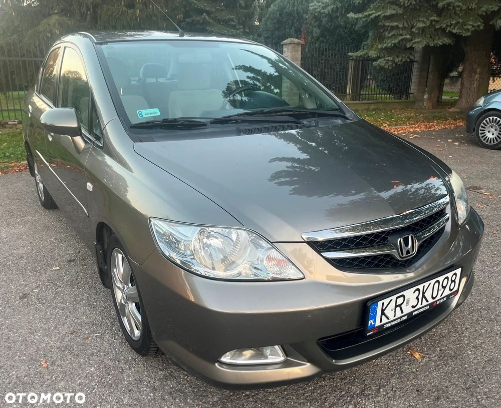 Honda City 1.4 Comfort - 1