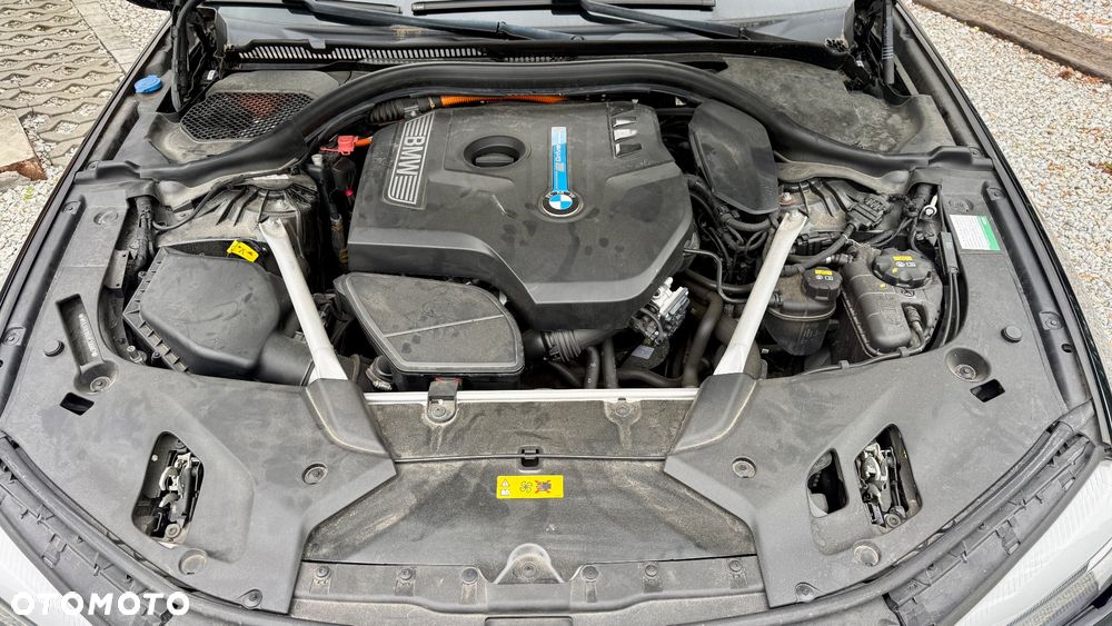 BMW Seria 5 530e iPerformance Luxury Line - 33