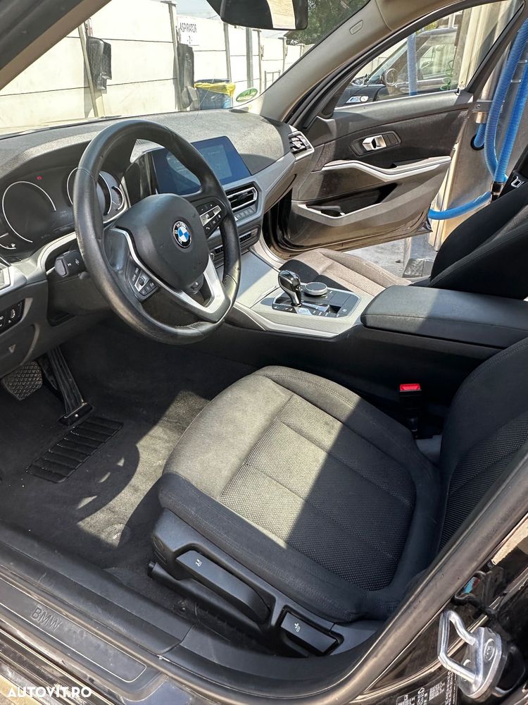 BMW Seria 3 320i AT - 9