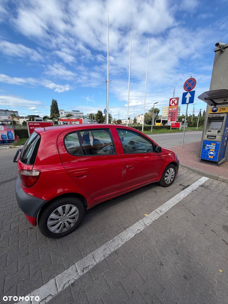 Toyota Yaris 1.0 Base - 4