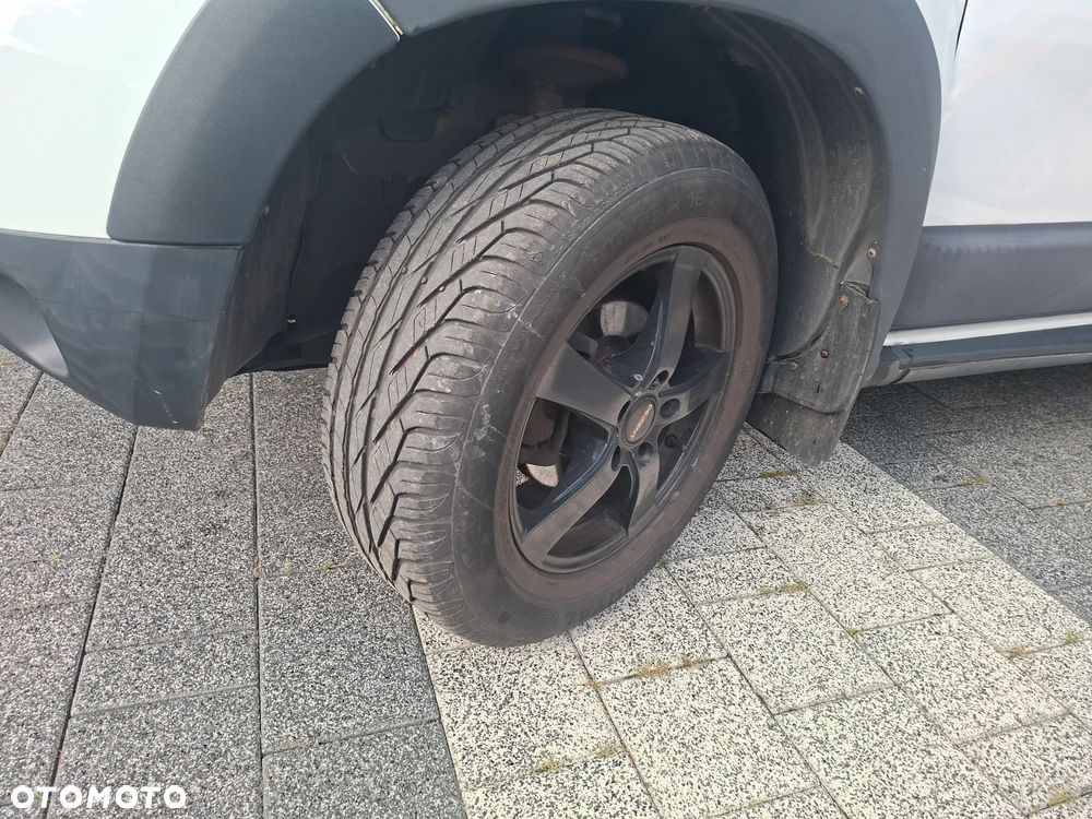 Dacia Duster 1.6 Laureate - 11
