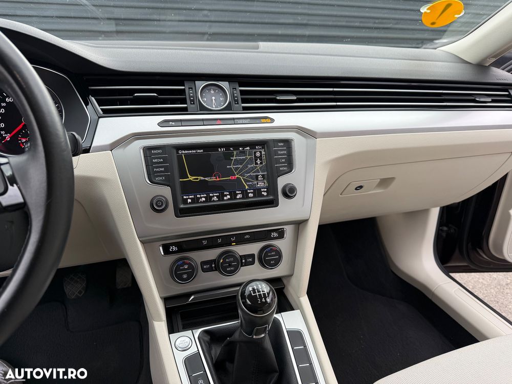 Volkswagen Passat - 16