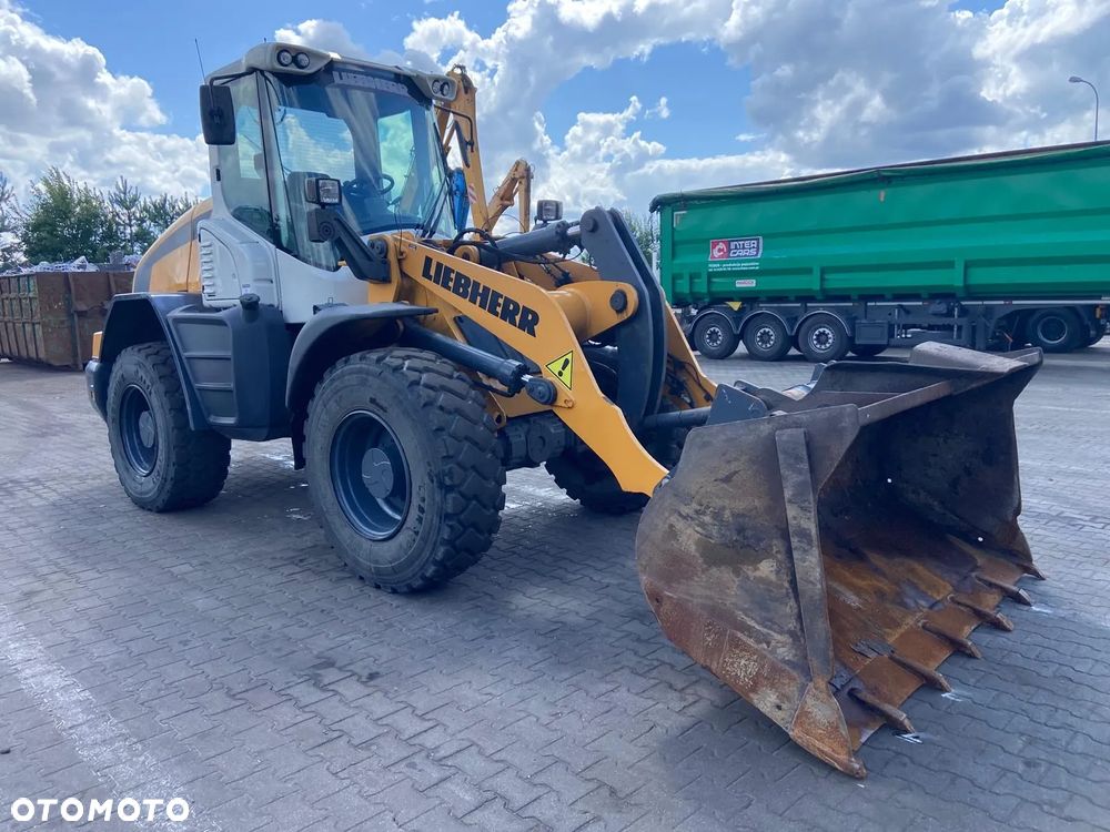 Liebherr L524 - 7