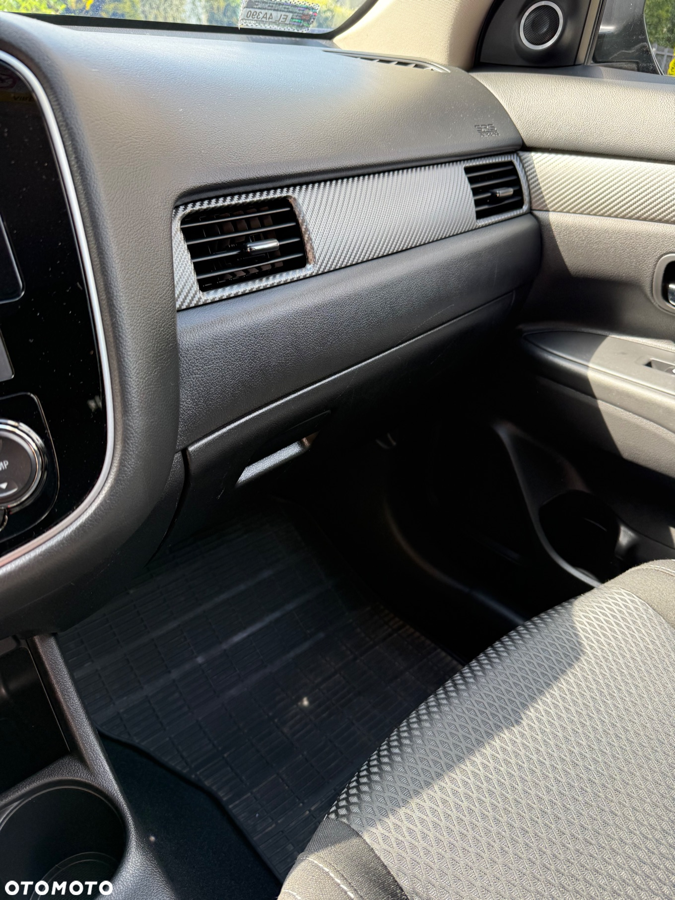 Mitsubishi Outlander 2.0 Instyle + 4WD CVT - 23