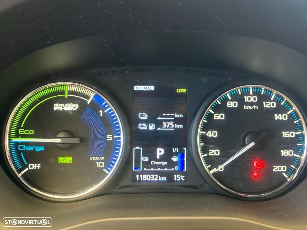 Mitsubishi Outlander 2.4 Instyle - 14