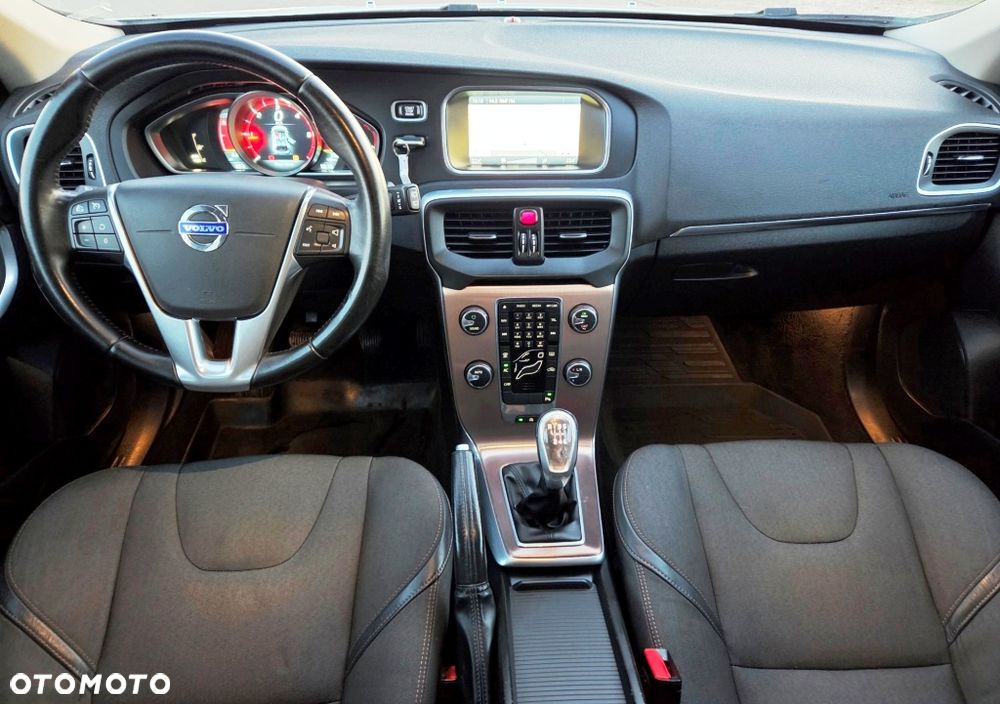 Volvo V40 Cross Country D2 Momentum - 32