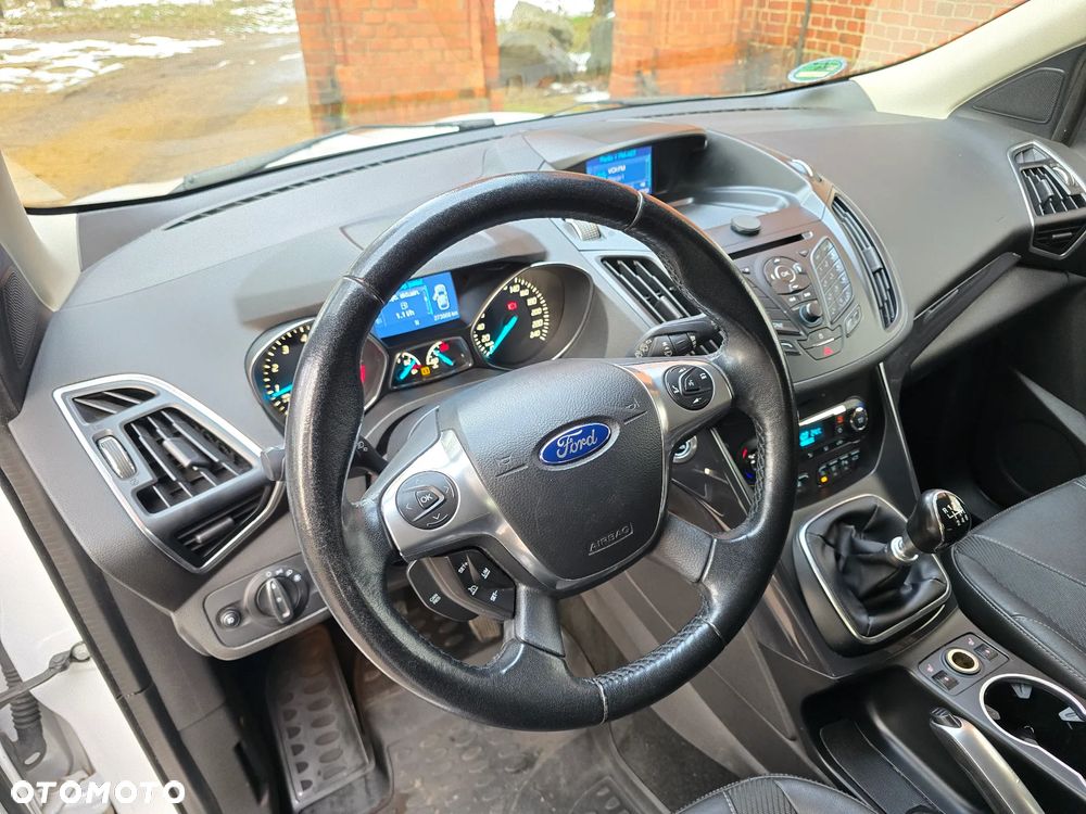Ford Kuga 1.6 EcoBoost 2x4 Titanium - 6