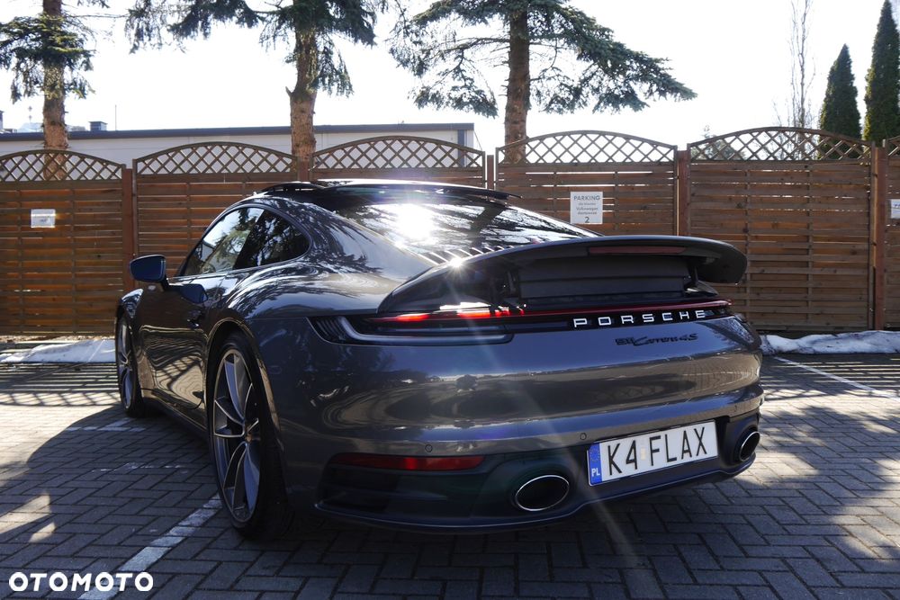 Porsche 911 Carrera 4S - 28