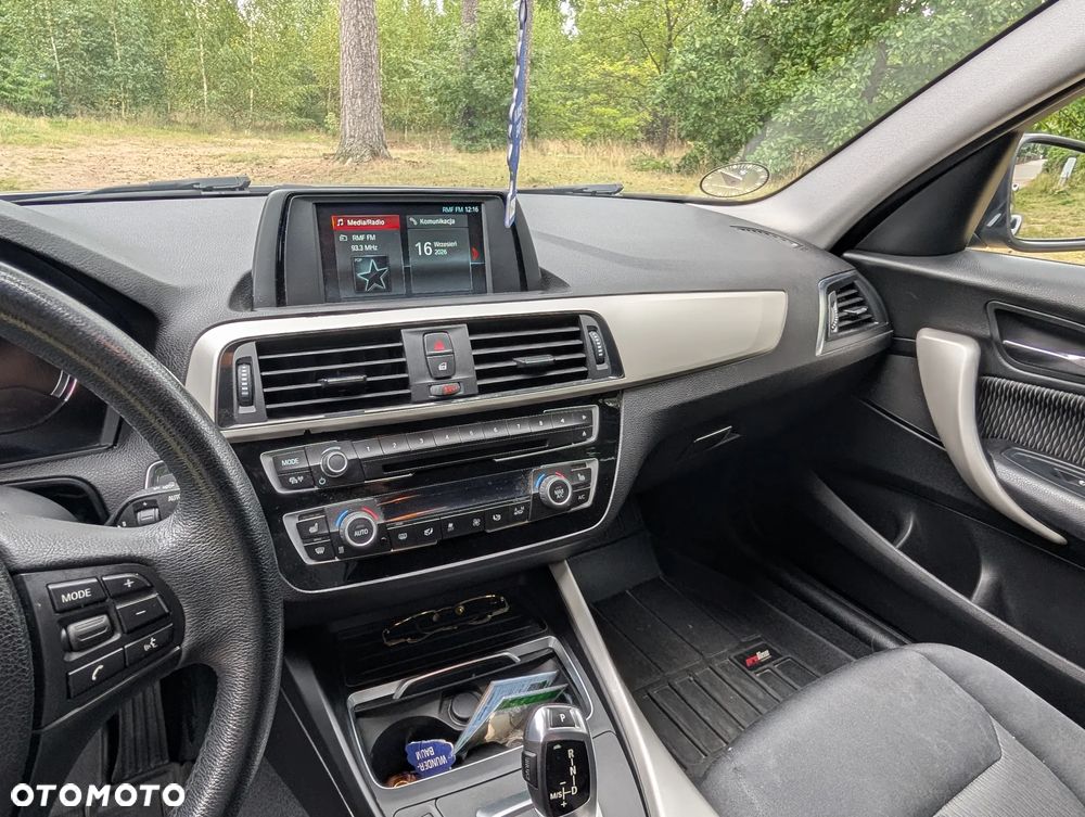 BMW Seria 1 120i - 10