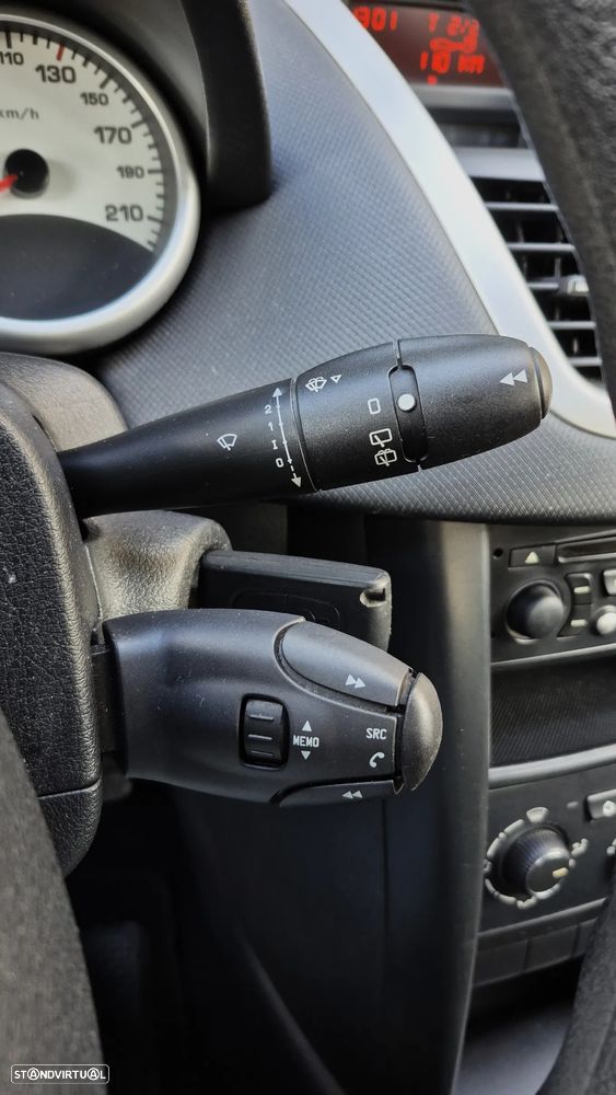 Peugeot 207 1.4 16V Trendy - 16