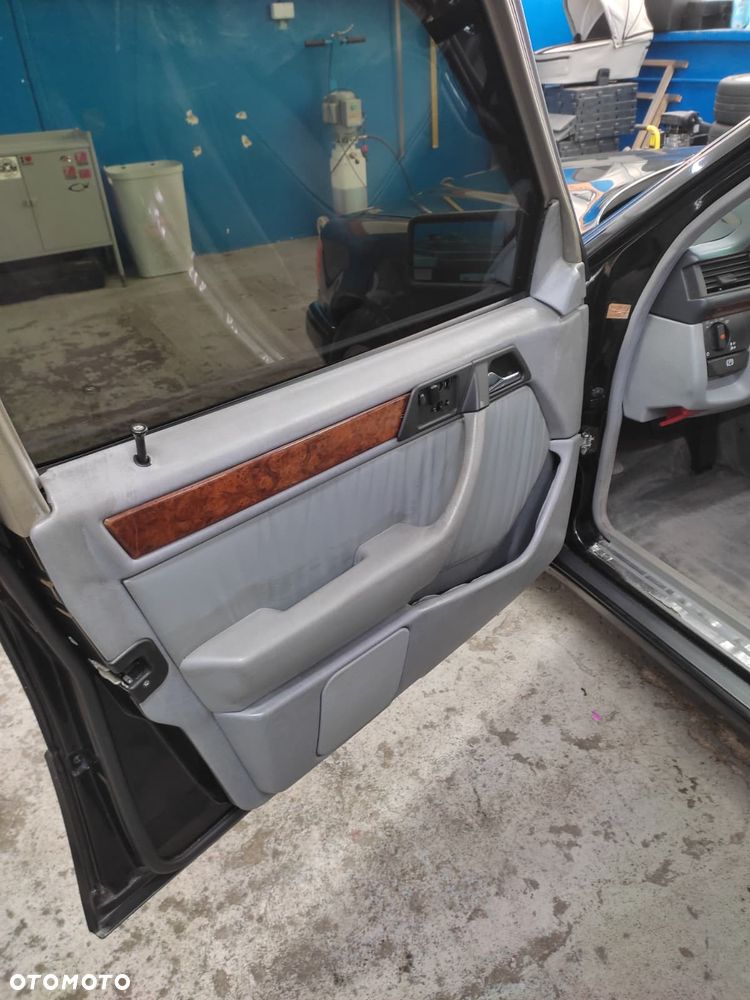 Mercedes-Benz Klasa E 420 - 16