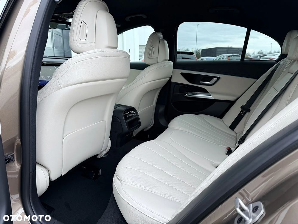 Mercedes-Benz Klasa E - 34