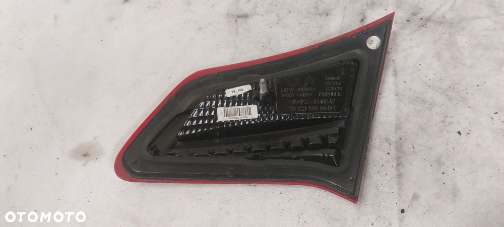 .  LAMPA TYL TYLNA LEWA W KLAPE CITROEN C4 II B7 HB - 2