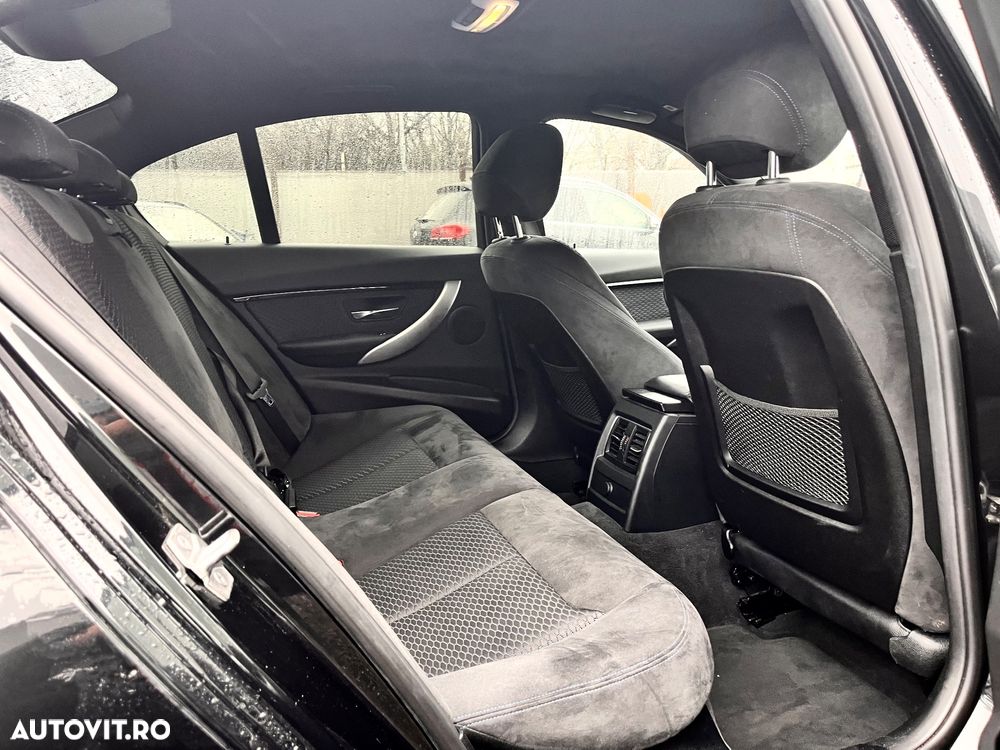 BMW Seria 3 330e iPerformance M Sport - 15