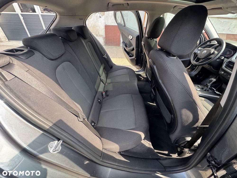 BMW Seria 1 - 38