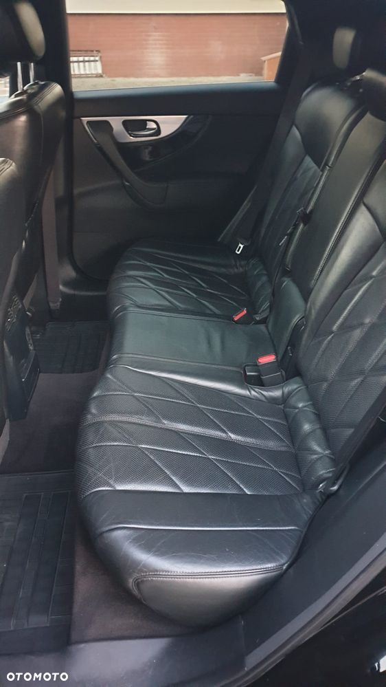 Infiniti FX - 11