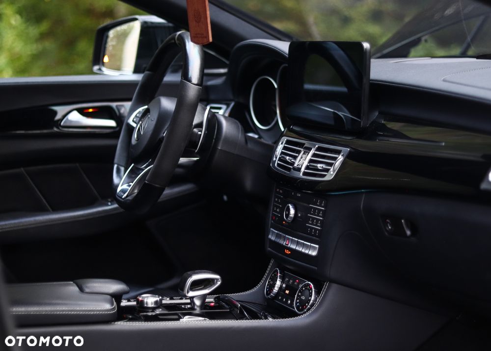 Mercedes-Benz CLS - 31