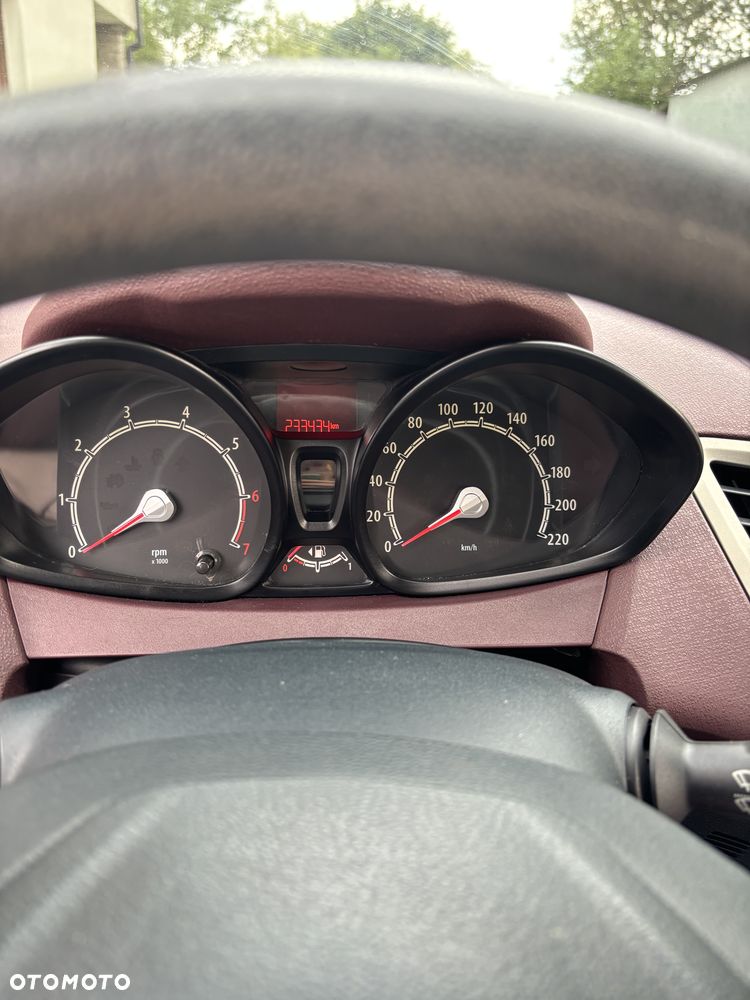 Ford Fiesta 1.25 Ambiente - 11