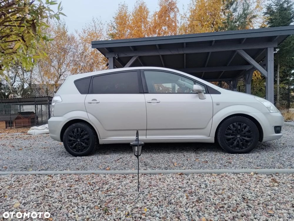 Toyota Corolla Verso 2.2 D-4D Gold 7os - 7