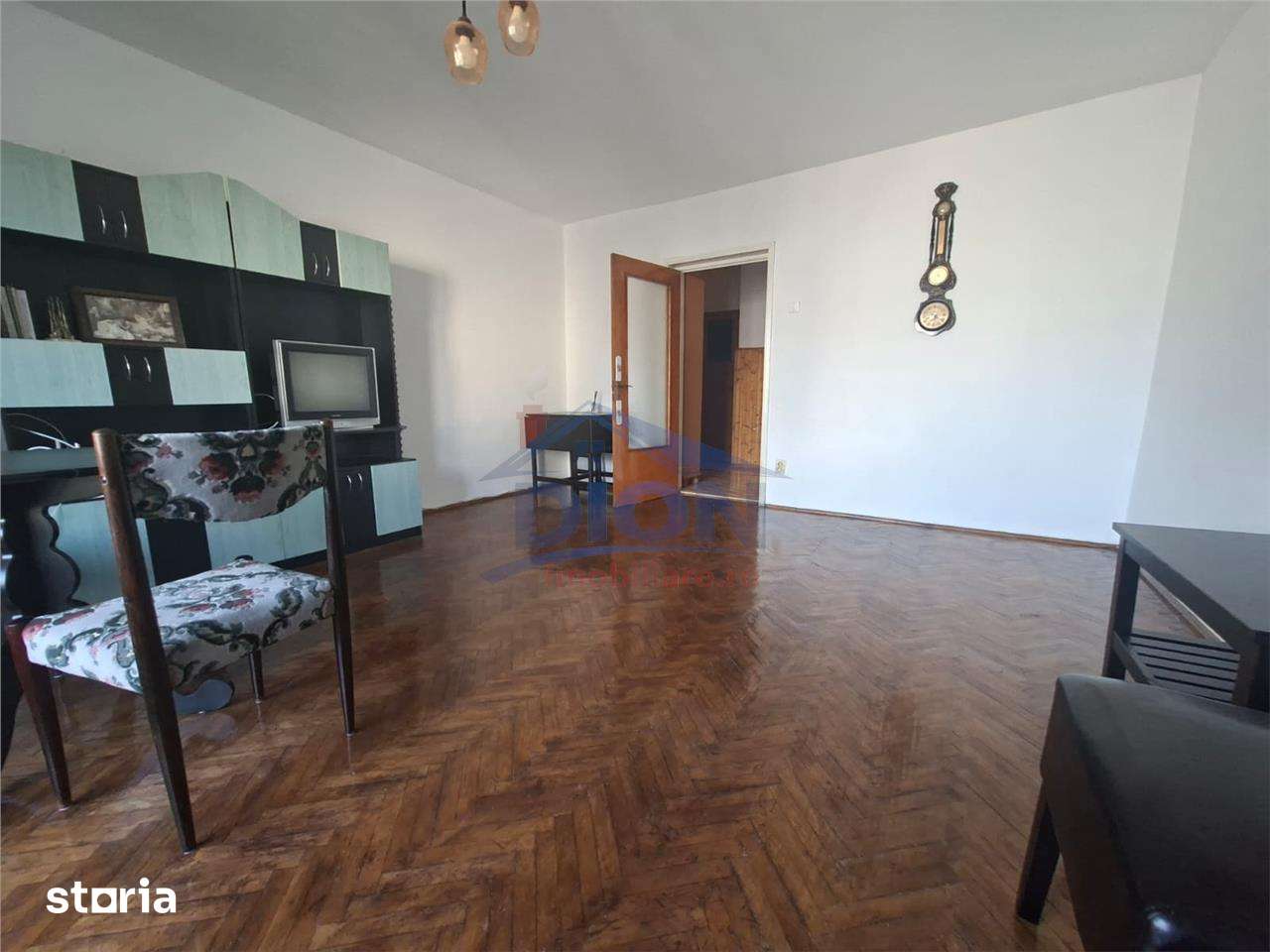 Apartament 3 camere, decomandat, Piata Sfanta Vineri — fotografia 3