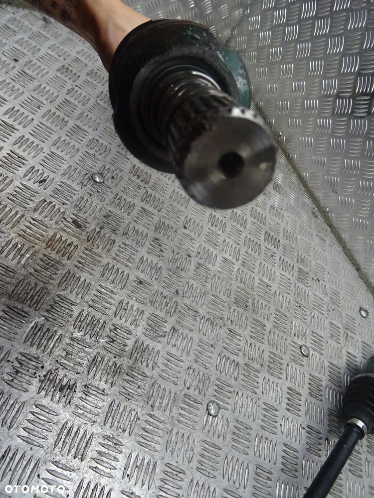 SUBARU OUTBACK IV 09-14 2.0D PÓŁOŚ PRAWA LEWA PRZÓD PRZEDNIA - 11