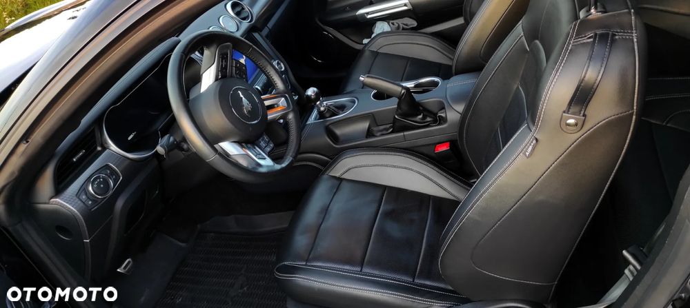 Ford Mustang 5.0 V8 GT - 14