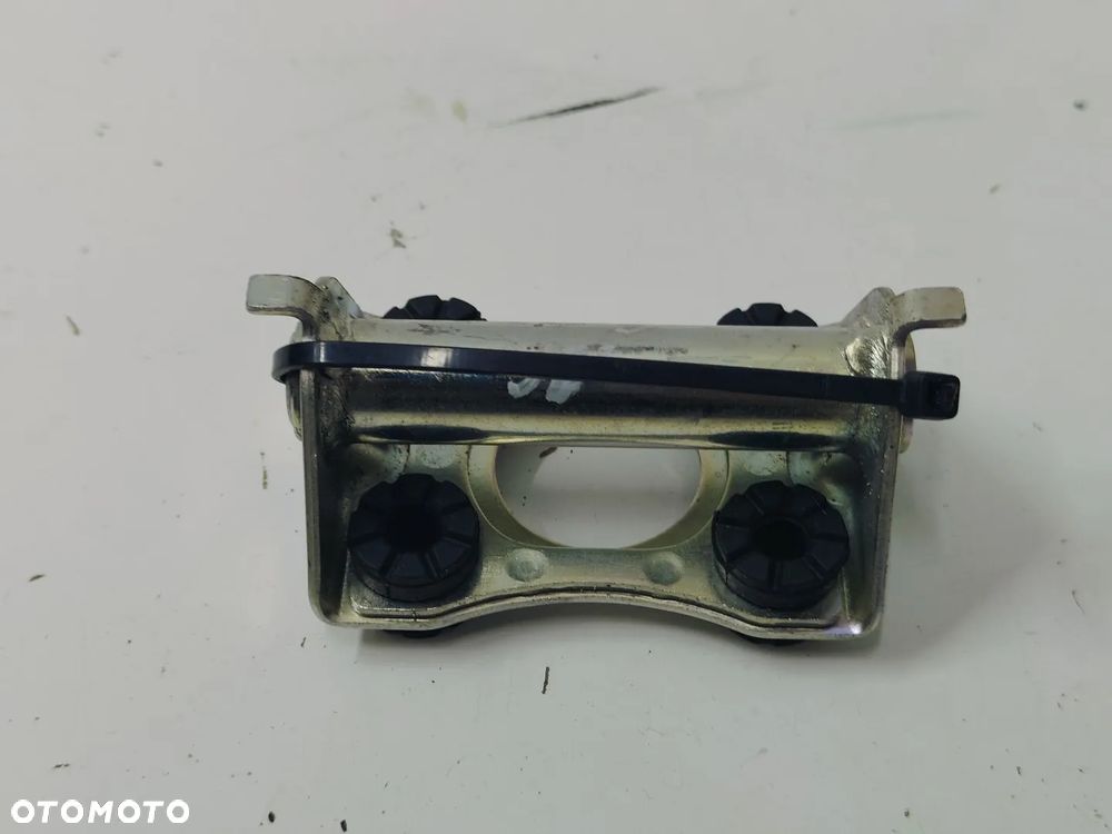 Mocowanie Zbiornika Uchwyt do SUZUKI GSXS 750