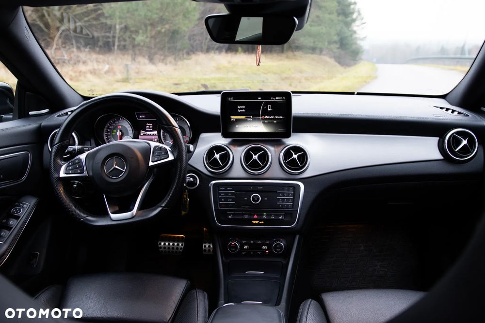 Mercedes-Benz CLA 220 (CDI) d 4-Matic AMG Line - 11