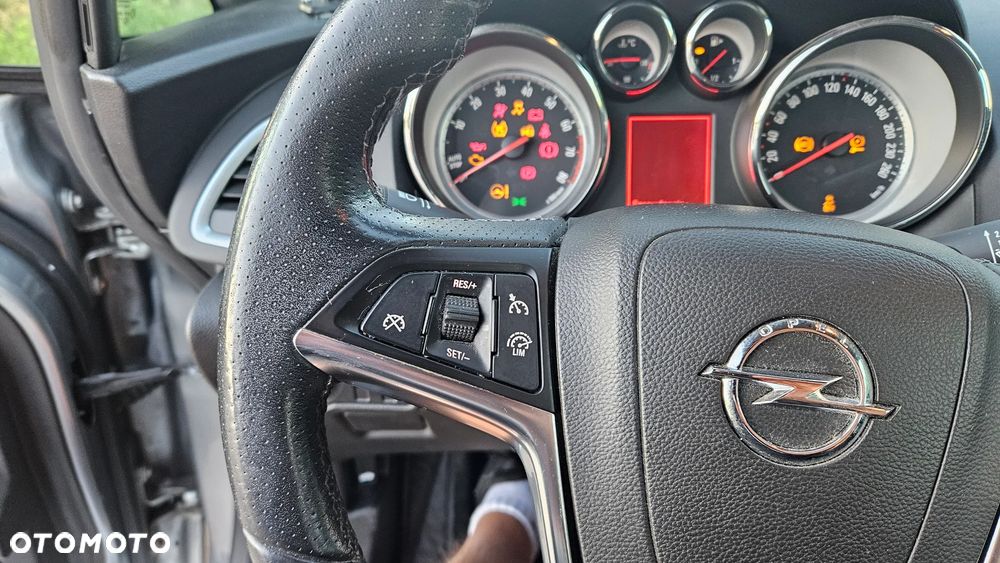 Opel Astra 1.4 T Cosmo - 10