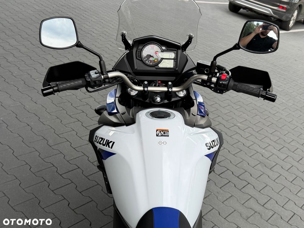 Suzuki V-STROM - 23