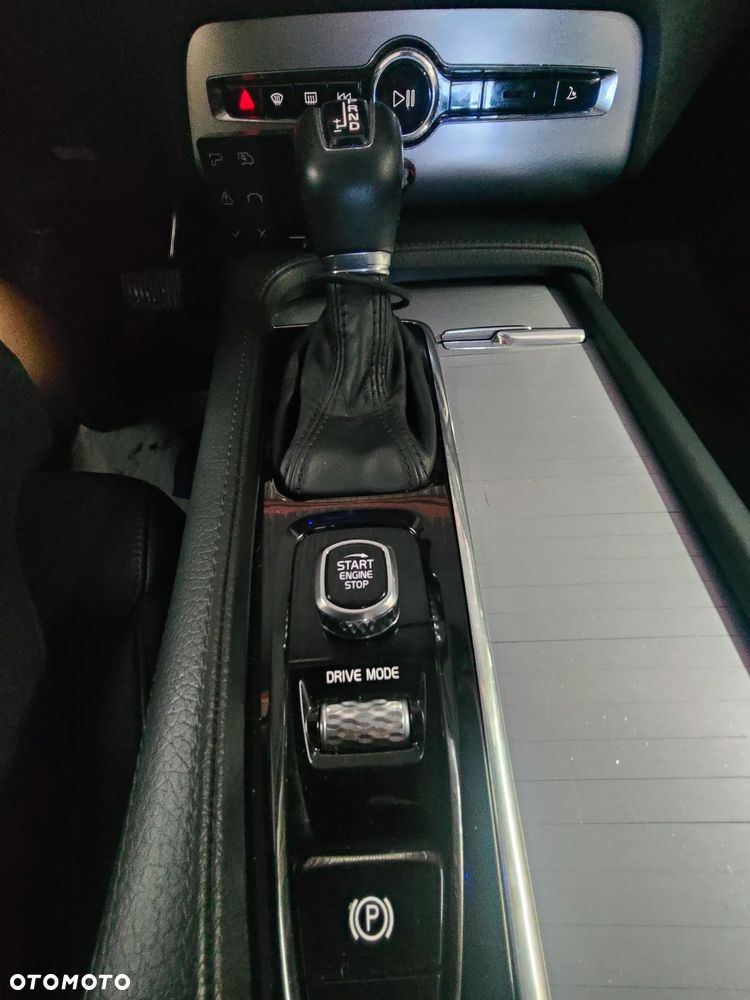 Volvo XC 90 - 28